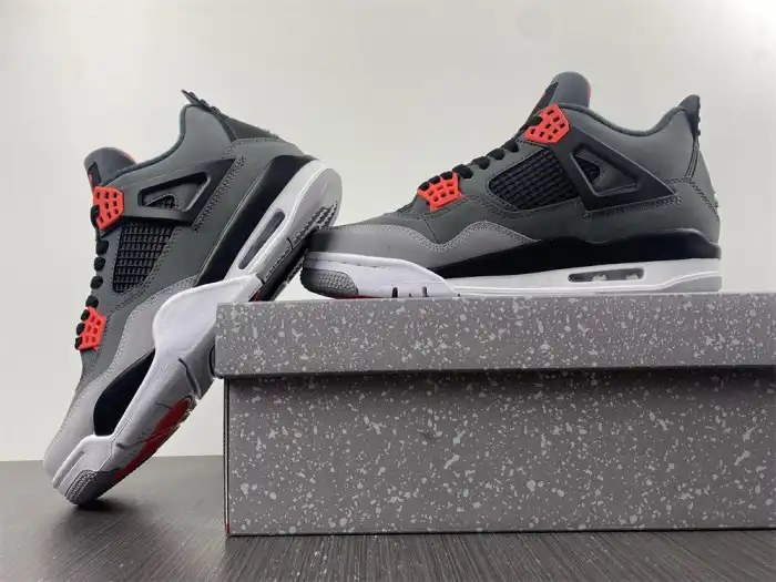 Air Jordan 4 Retro 