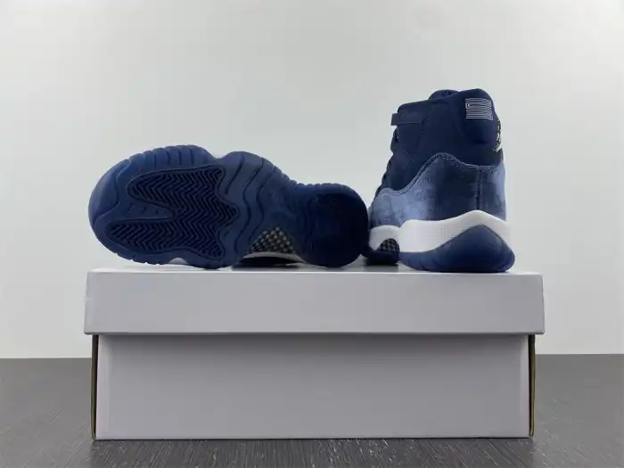 Chep Onekick AIR JORDAN 11 VELVET WMNS MIDNIGHT NAVY AR0715-441