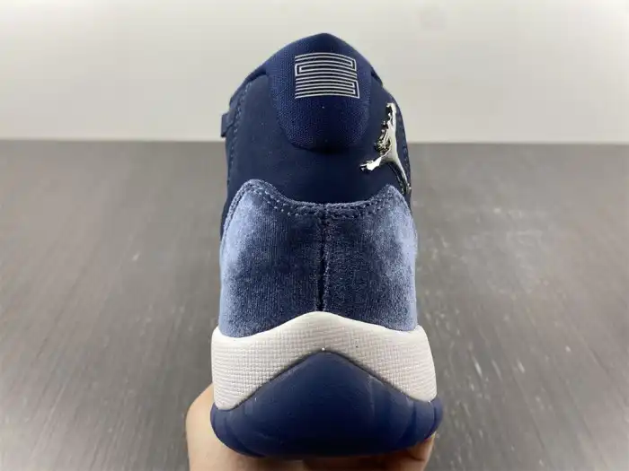 Chep Onekick AIR JORDAN 11 VELVET WMNS MIDNIGHT NAVY AR0715-441