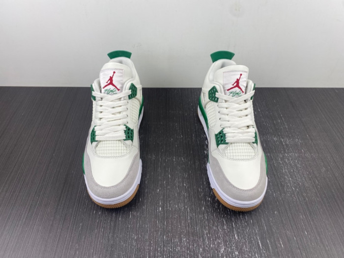 Nike SB x Air Jordan 4 Pine Green DR5415-103