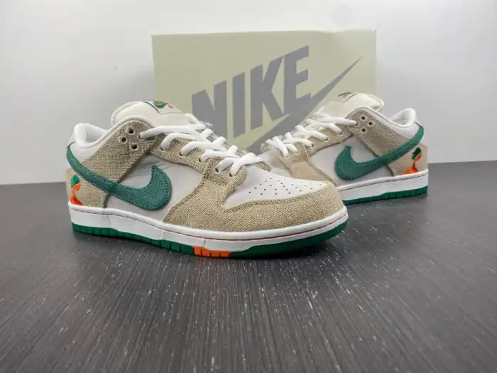 Jarritos x Nike SB Dunk Low FD0860-001