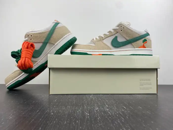 Jarritos x Nike SB Dunk Low FD0860-001