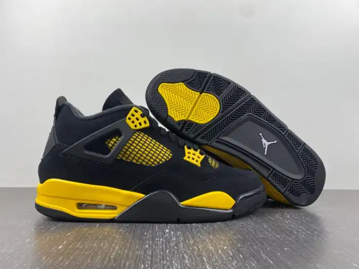 Air Jordan 4 Retro 