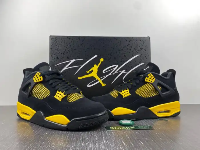 Air Jordan 4 Retro 