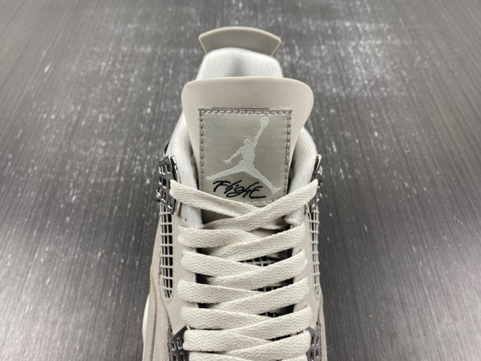 Air Jordan 4 Frozen Moments AQ9129-001