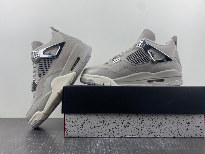 Air Jordan 4 Frozen Moments AQ9129-001