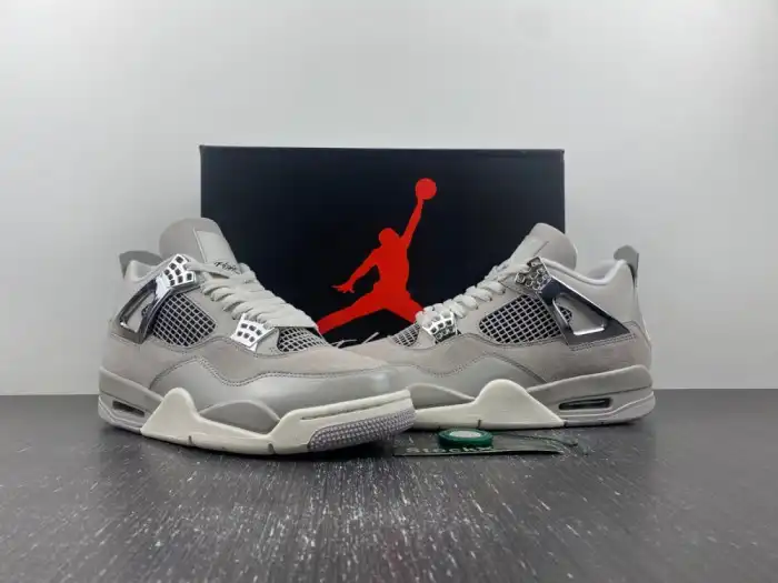 Air Jordan 4 Frozen Moments AQ9129-001