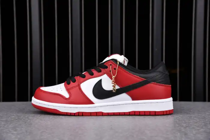 Onekick NIKE SB DUNK LOW J-PACK CHICAGO BQ6817-600