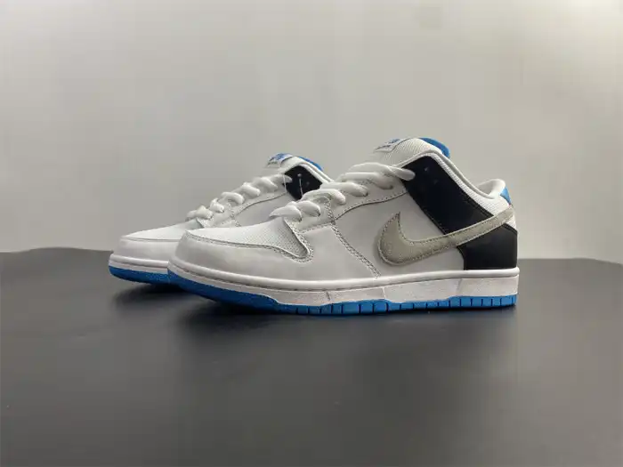 NIKE SB DUNK LOW LASER BLUE BQ6817-101