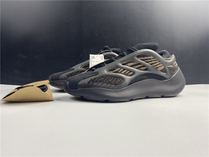 Onekick ADIDAS YEEZY 700 V3 GY0189