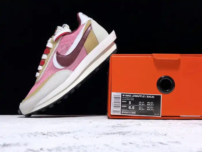 Sacai x Nike LVD Waffle Daybreak BV0073-500