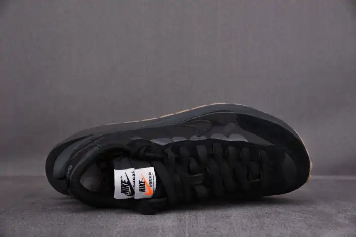 Rep Nike Sacai x VaporWaffle 'Black Gum DD1875 001