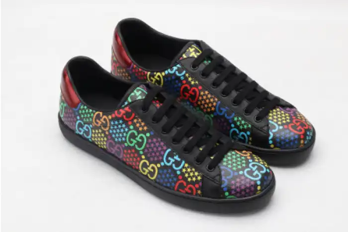 GUCC ACE EMBROIDERED LOW-TOP SNEAKER 610085 H2020 1110