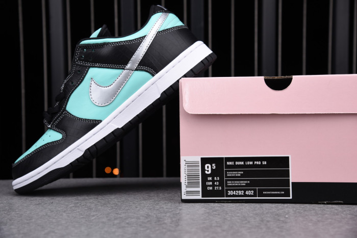 Nike Dunk SB Low Diamond Supply Co. "Tiffany" 304292-402