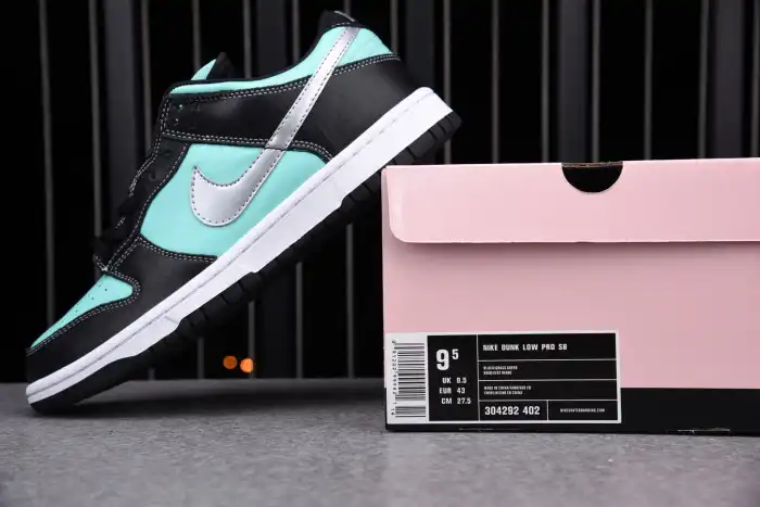 Cheap Nike Dunk SB Low Diamond Supply Co. 