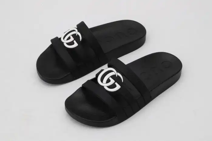 GUCC SLIPPERS