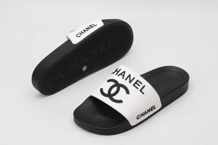 CHANE1 SLIPPERS