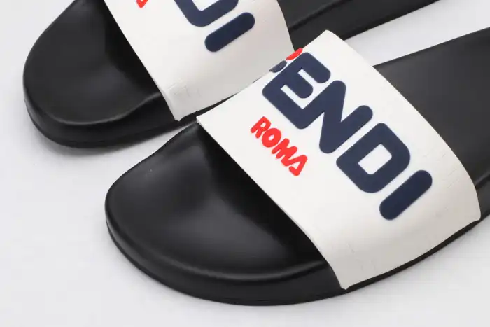 Fend1 Slippers