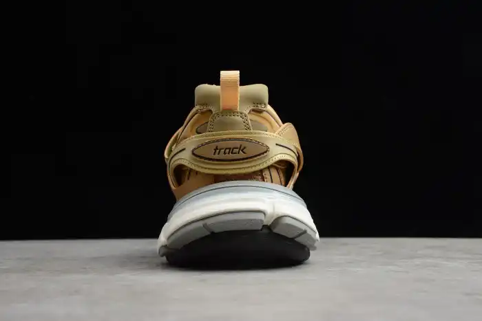 Cheap BLCG WMNS TRACK TRAINER 'GOLD' 542436 W2CD1 8000