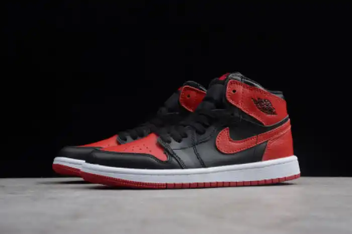 Rep KIDS AIR JORDAN 1 RETRO HIGH OG BANNED BRED BLACK RED 555088 001