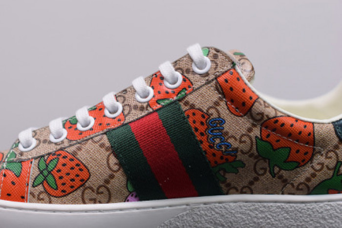 Onekick GUCC ACE EMBROIDERED LOW-TOP SNEAKER 431920 DOPEO 9064