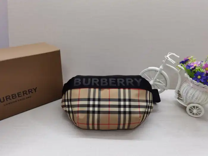 BURBERY SONNY FANNY PACK