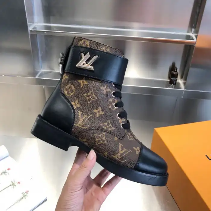 Rep LOUS VUITON WONDERLAND FLAT RANGER BOOTS