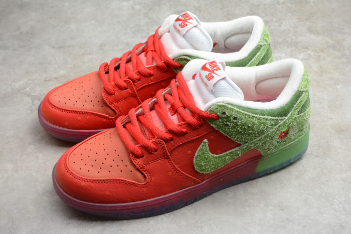 Nike SB Dunk Low Strawberry Cough CW7093-601