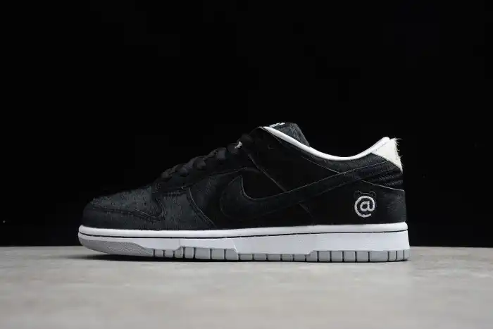 Onekick Nike SB Dunk Low Medicom Toy (2020) CZ5127-001