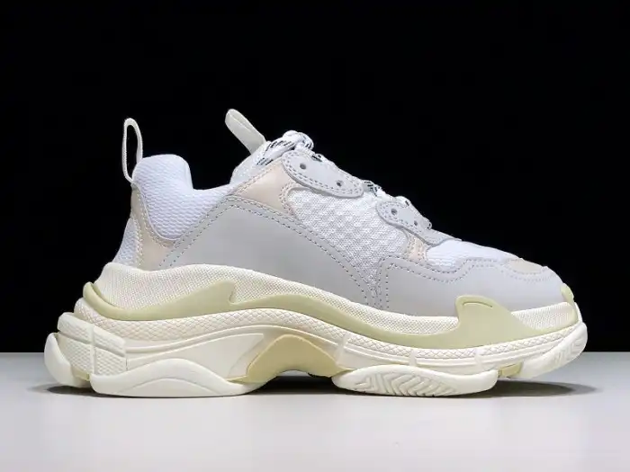 BLCG Triple S White (W) 524036-W09E1-9000