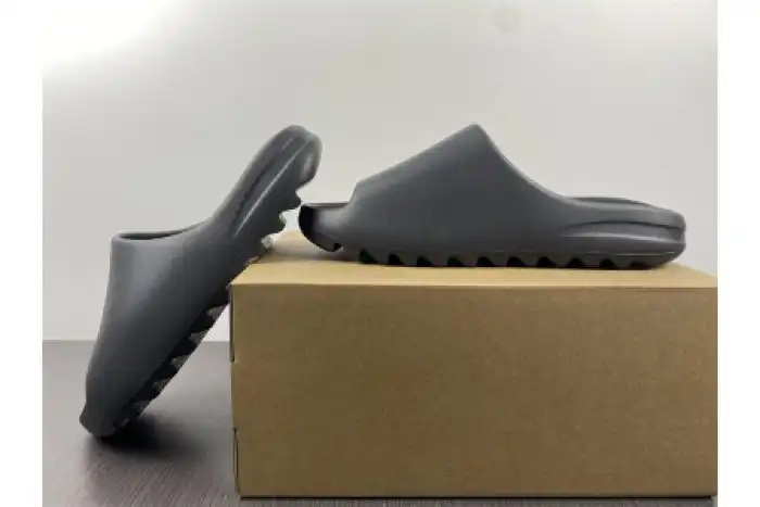 Rep ADIDAS YEEZY SLIDE ONYX HQ6448