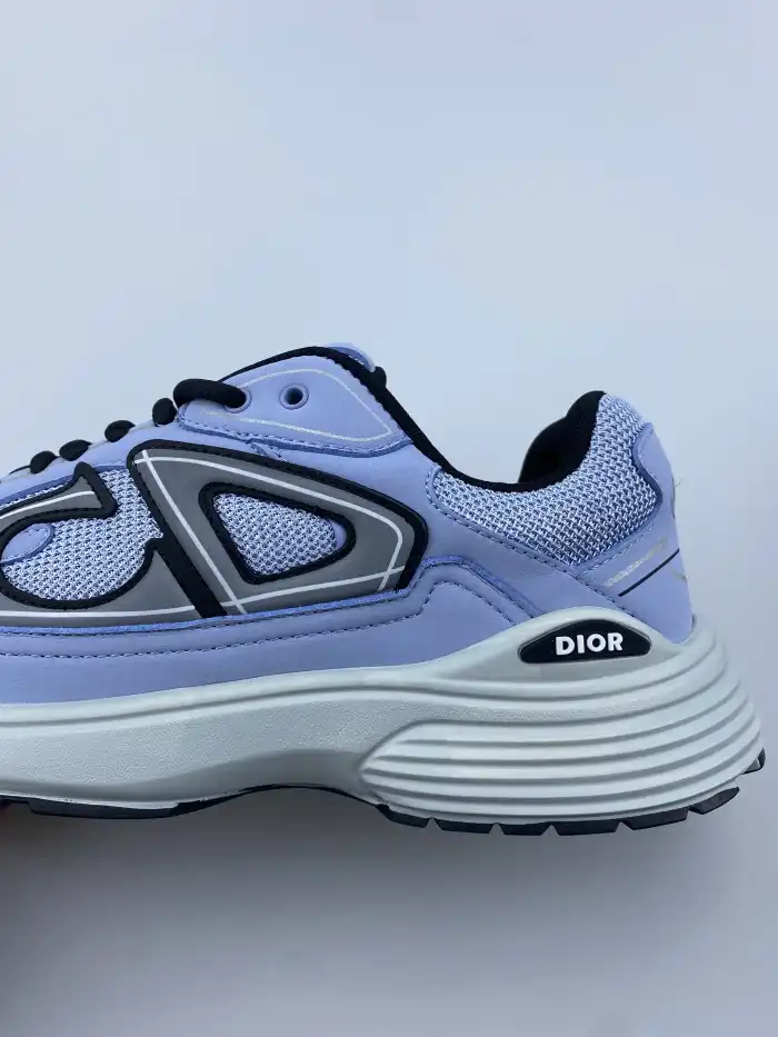 DR B30 Sneakers