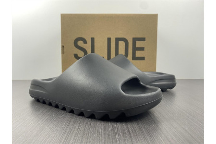 Onekick ADIDAS YEEZY SLIDE ONYX HQ6448