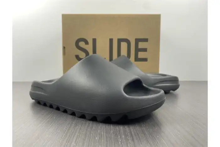 ADIDAS YEEZY SLIDE ONYX HQ6448