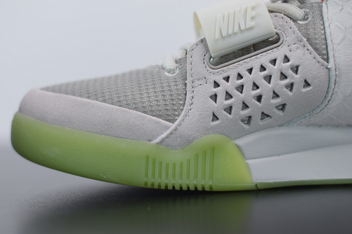 Nike Air Yeezy 2 NRG "Pure Platinum" 508214-010