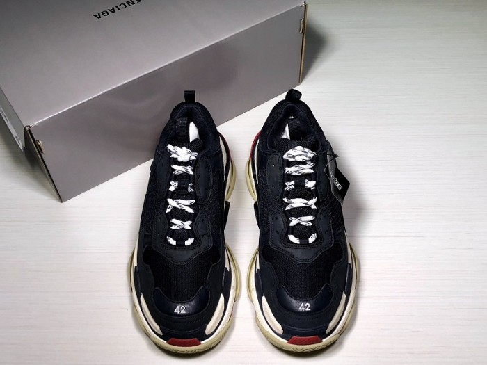 Onekick BLCG TRIPLE S TRAINER 'BLACK RED' 2018 533882 W09O1 1000