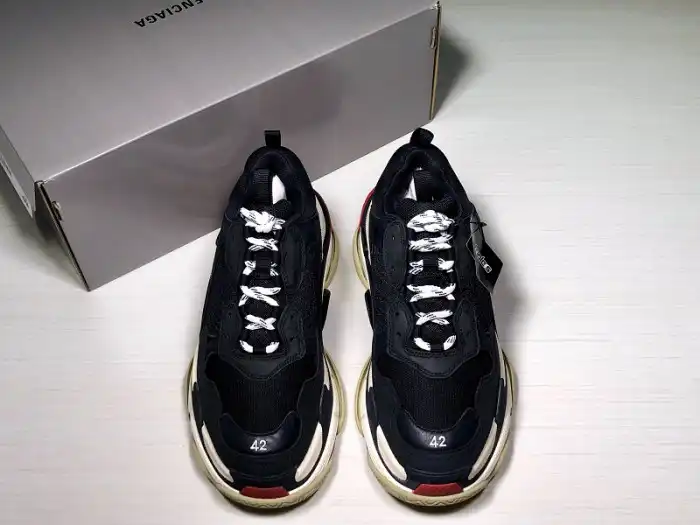 Cheap BLCG TRIPLE S TRAINER 'BLACK RED' 2018 533882 W09O1 1000