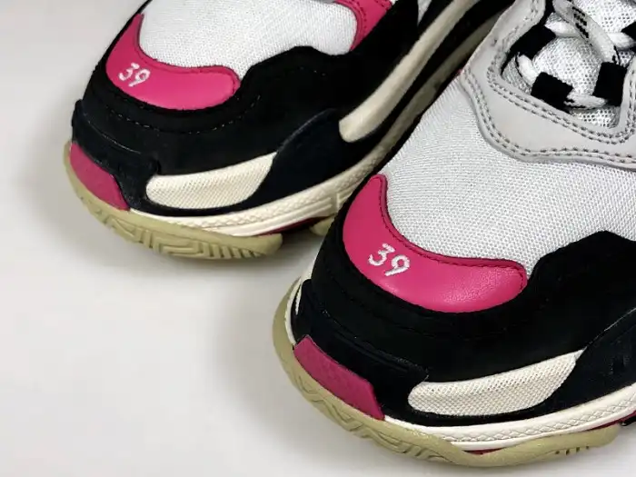 BLCG Triple S Neon Pink 2019 524039 W09O6 5671