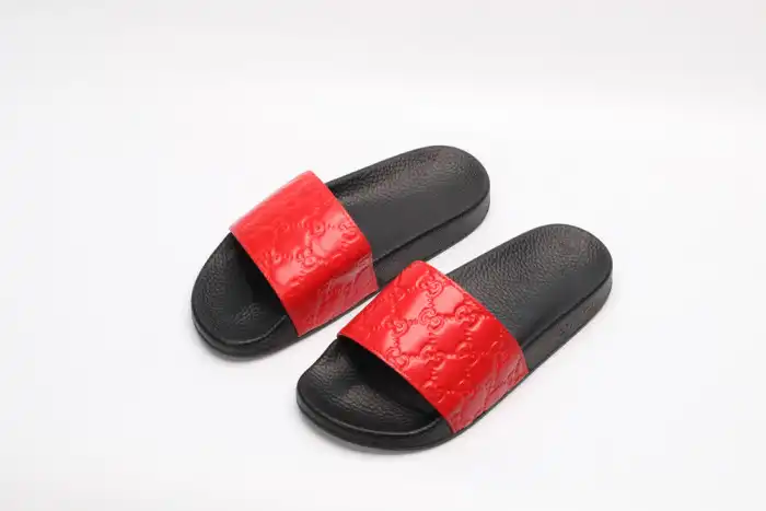 GUCC SLIPPERS