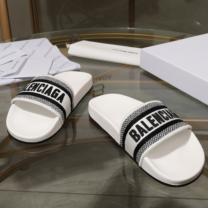 BLCG SLIPPERS