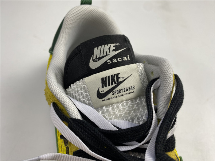 NIKE VAPORWAFFLE SACAI TOUR YELLOW STADIUM GREEN CV1363-700