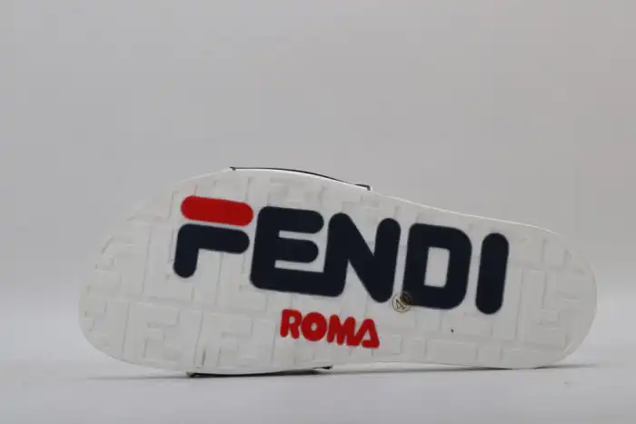 Fend1 Slippers