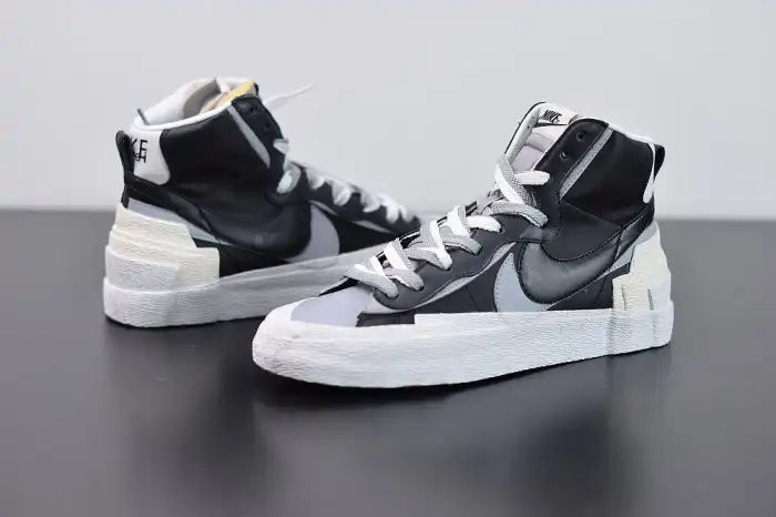 Rep SACAI X NIKE BLAZER MID BLACK GREY BV0072-002