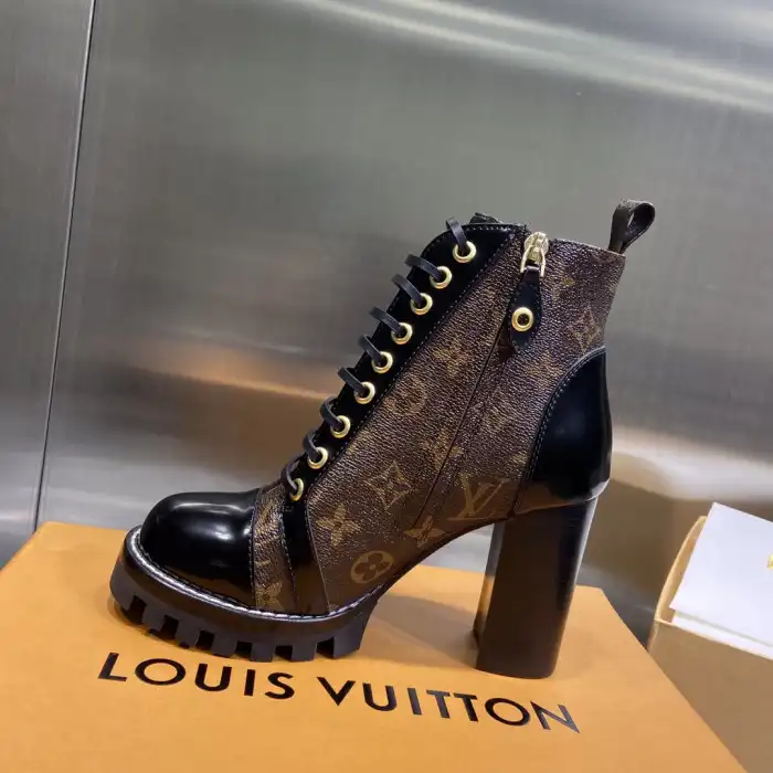 LOUS VUITON BROWN STAR TRAIL ANKLE BOOTS