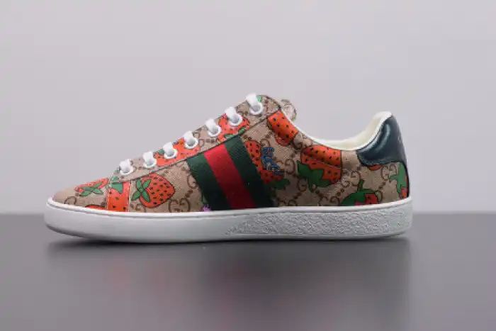 Chep Onekick GUCC ACE EMBROIDERED LOW-TOP SNEAKER 431920 DOPEO 9064