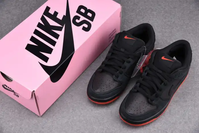 Cheap Nike SB Dunk Low Black Pigeon 883232-008