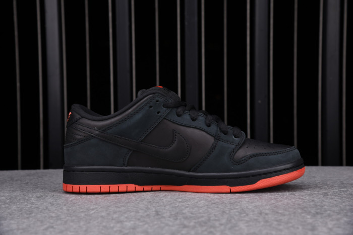 Nike SB Dunk Low Black Pigeon 883232-008