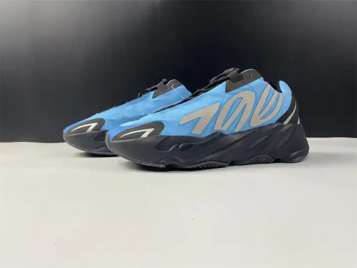 ADIDAS Yeezy Boost 700 MNVN 'Bright Cyan' GZ3079