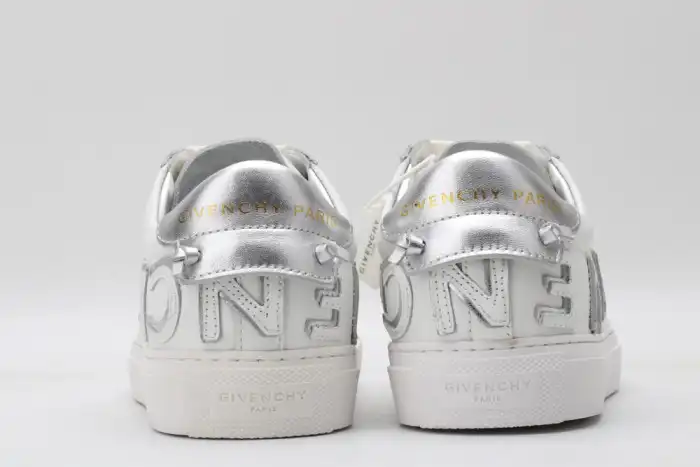 Givench LOW-TOP SNEAKER