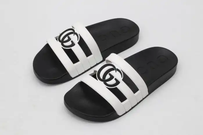 GUCC SLIPPERS